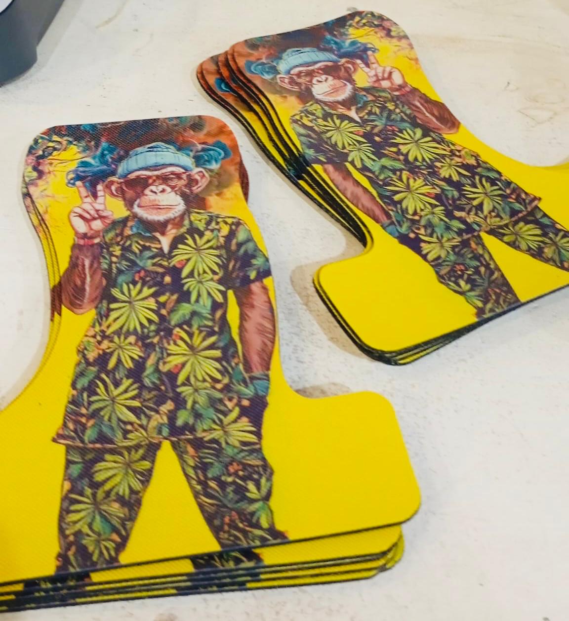 Calleras Cinctus Funky Monk recién cortadas en el taller
